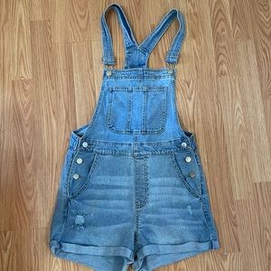 No boundaries overall shorts